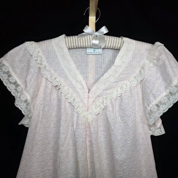 (2) Vintage Donna Richard for Gilligan & O'Malley Nightgowns - Picture 3 of 15